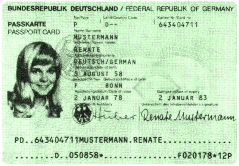 ein auf eine fiktive „Renate Mustermann“ mit dem Datum 2. 1. 1978 ausgestelltes Passdokument