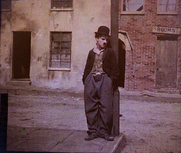 Charlie Chaplin in der Rolle des Tramp